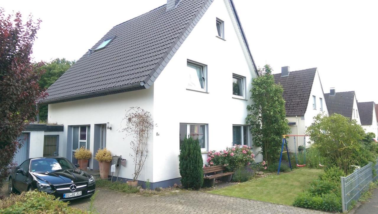 Geraeumiges Ferienhaus In Bad Salzuflen Mit Einfacher Ausstattung, Fuer Geschaeftsreisende, Gruppen Oder Familien Geeignet, 4 Schlafzimmer ภายนอก รูปภาพ