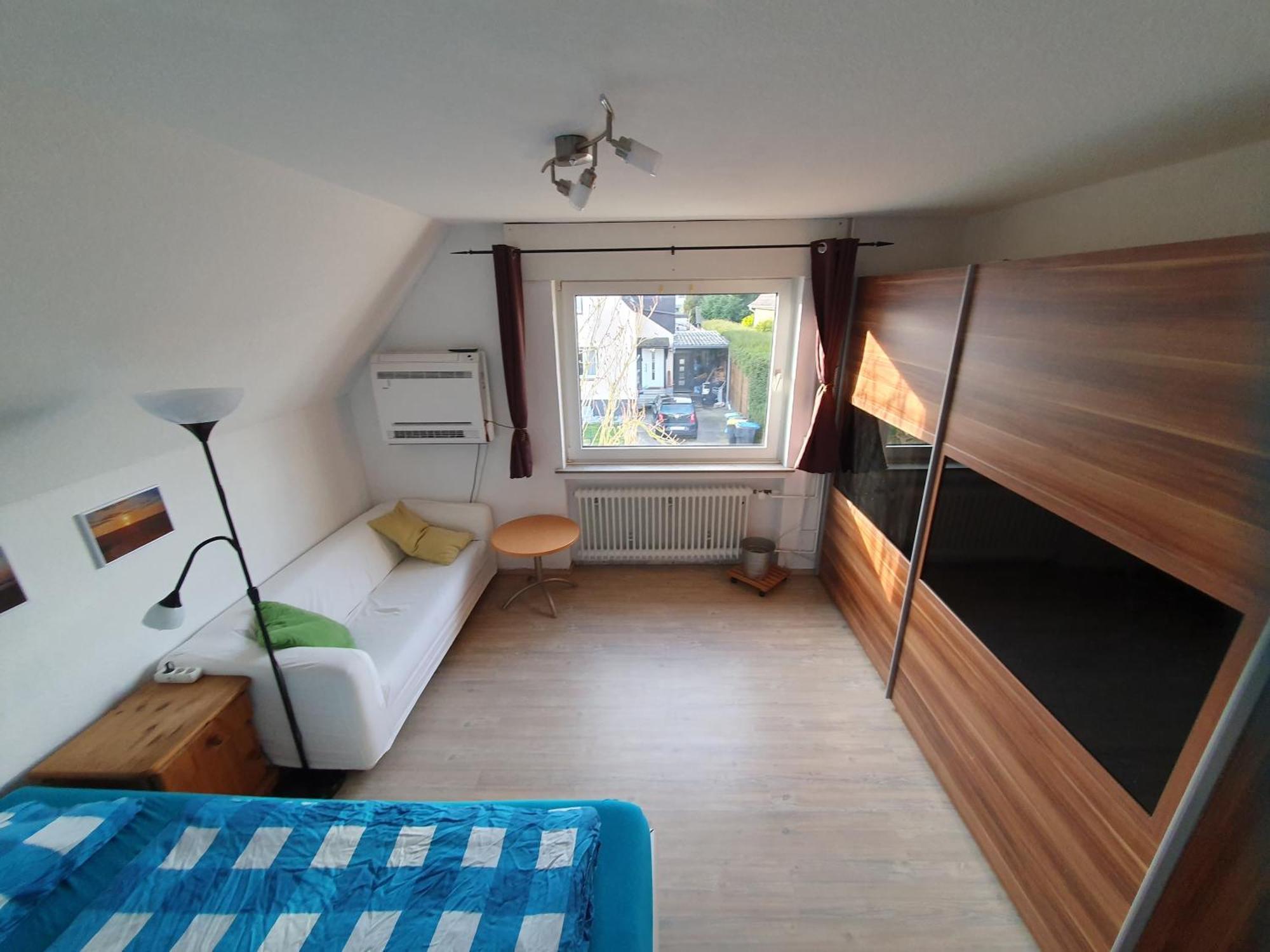 Geraeumiges Ferienhaus In Bad Salzuflen Mit Einfacher Ausstattung, Fuer Geschaeftsreisende, Gruppen Oder Familien Geeignet, 4 Schlafzimmer ภายนอก รูปภาพ